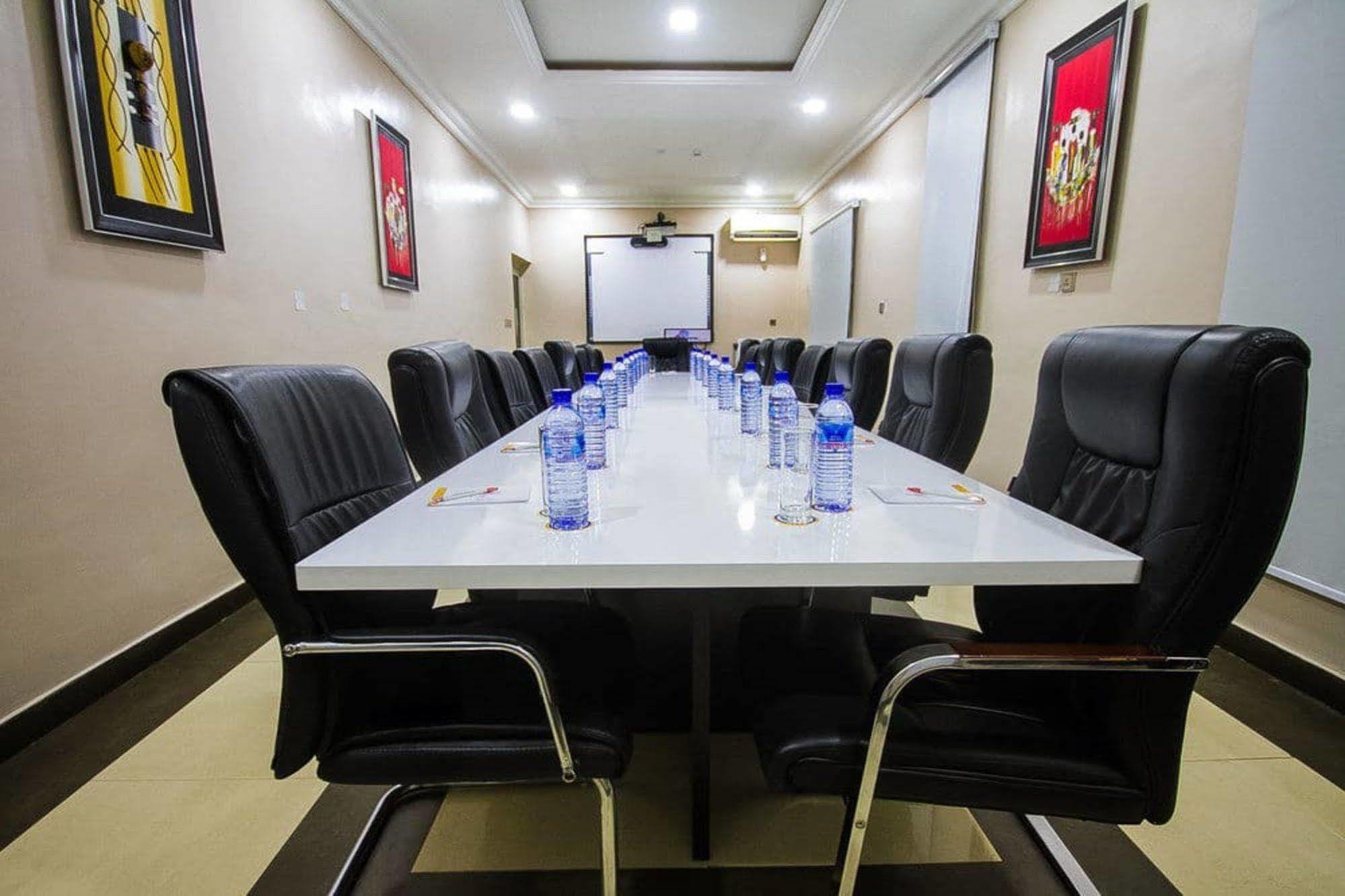 איקג'ה Golfview Suites & Conference Center מראה חיצוני תמונה