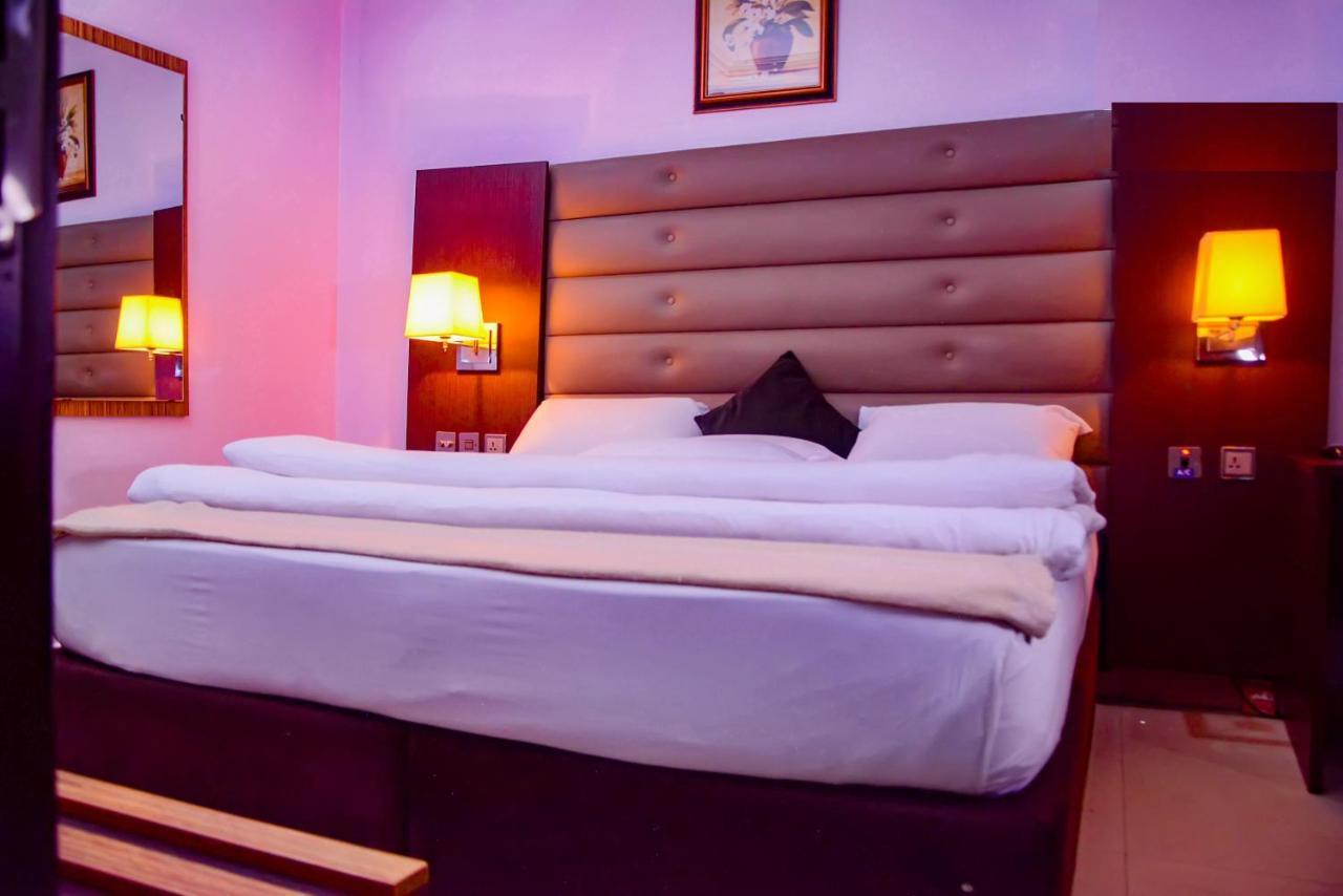 איקג'ה Golfview Suites & Conference Center מראה חיצוני תמונה