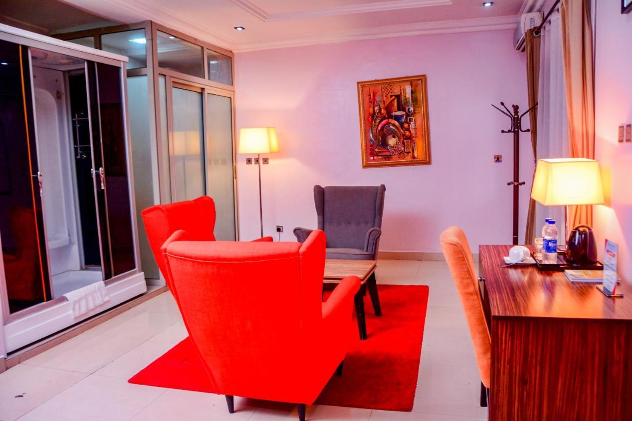 איקג'ה Golfview Suites & Conference Center מראה חיצוני תמונה